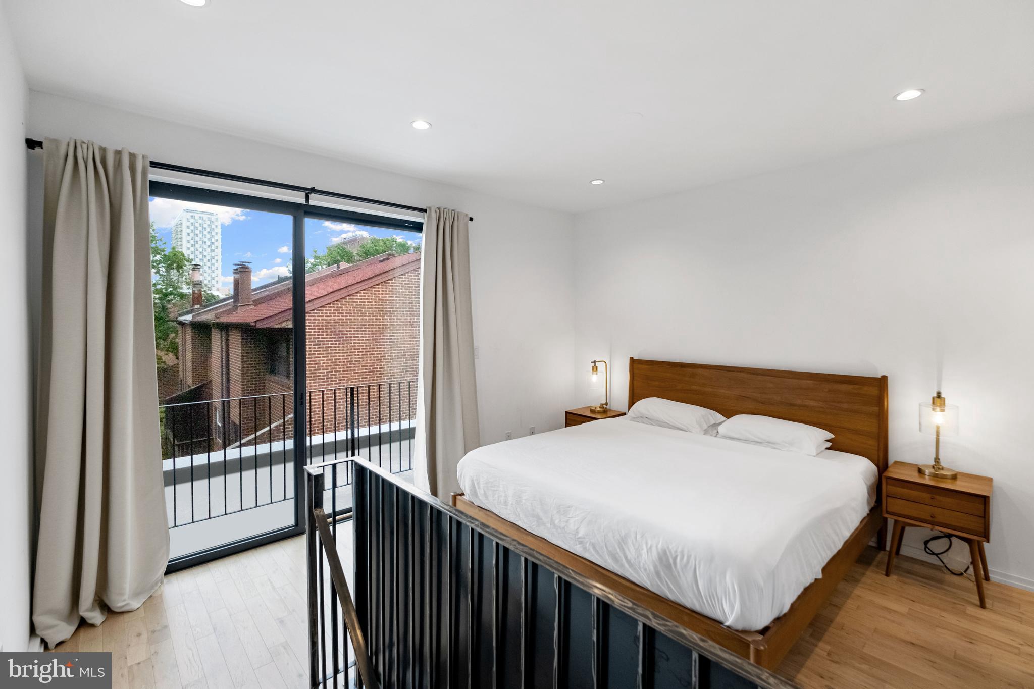 204 S Delhi STREET Unit: R4