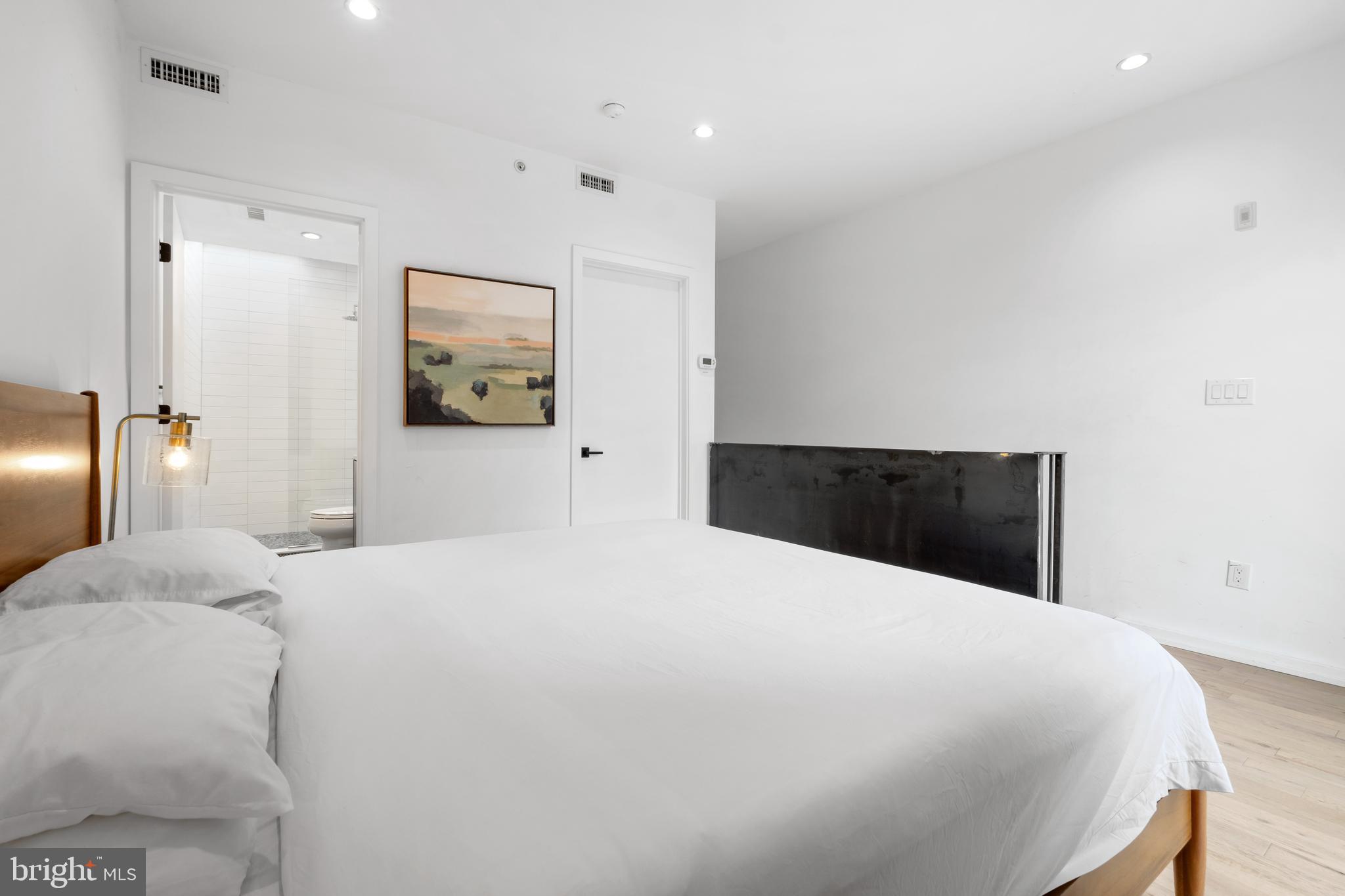 204 S Delhi STREET Unit: R4