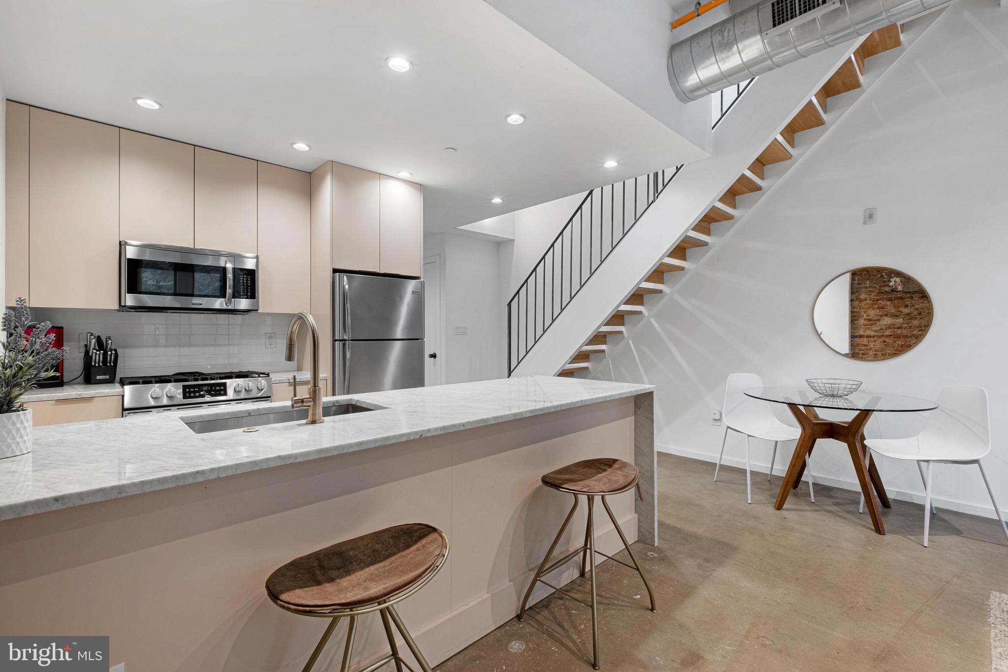 204 S Delhi STREET Unit: R2