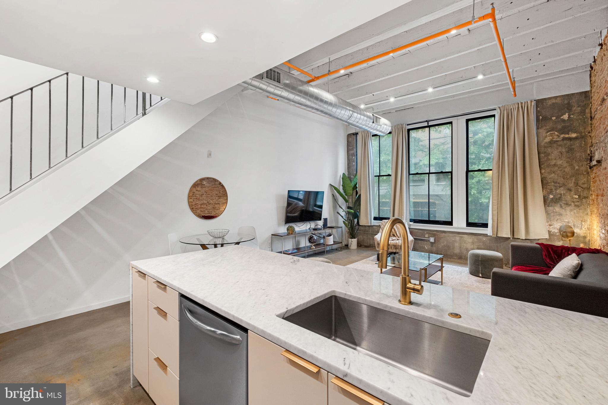 204 S Delhi STREET Unit: R2