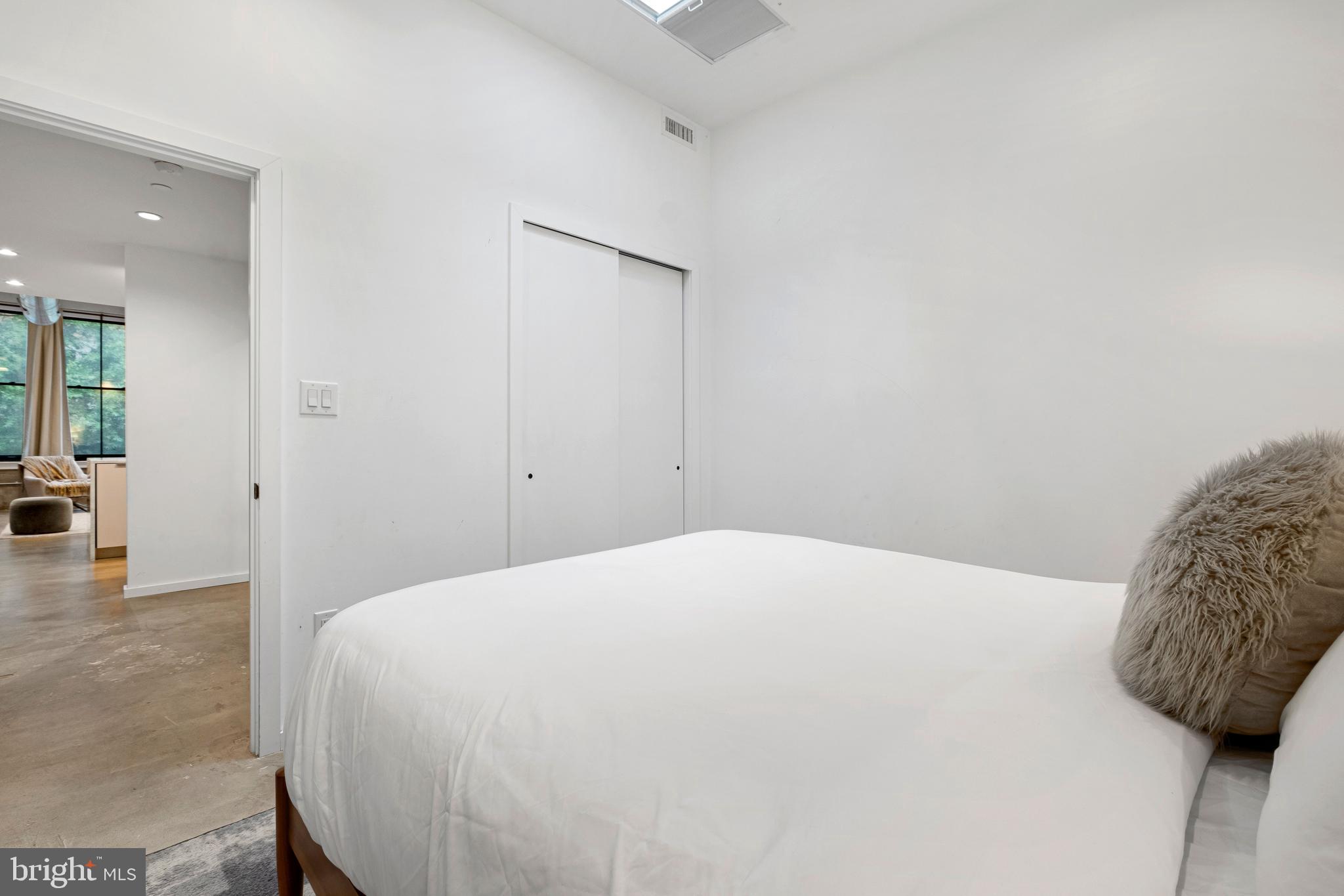 204 S Delhi STREET Unit: R2