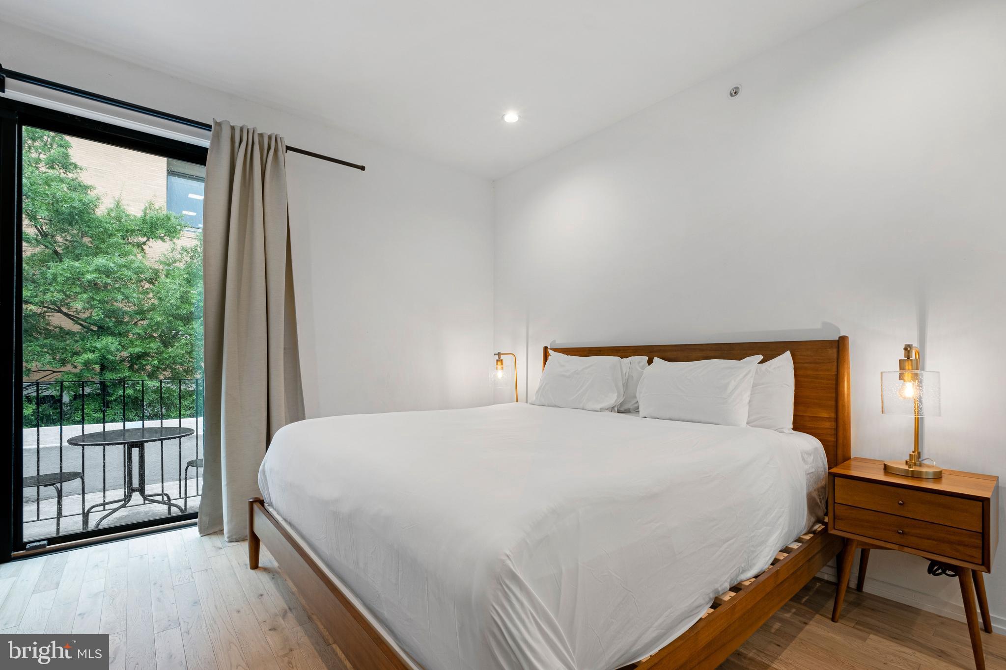 204 S Delhi STREET Unit: R2