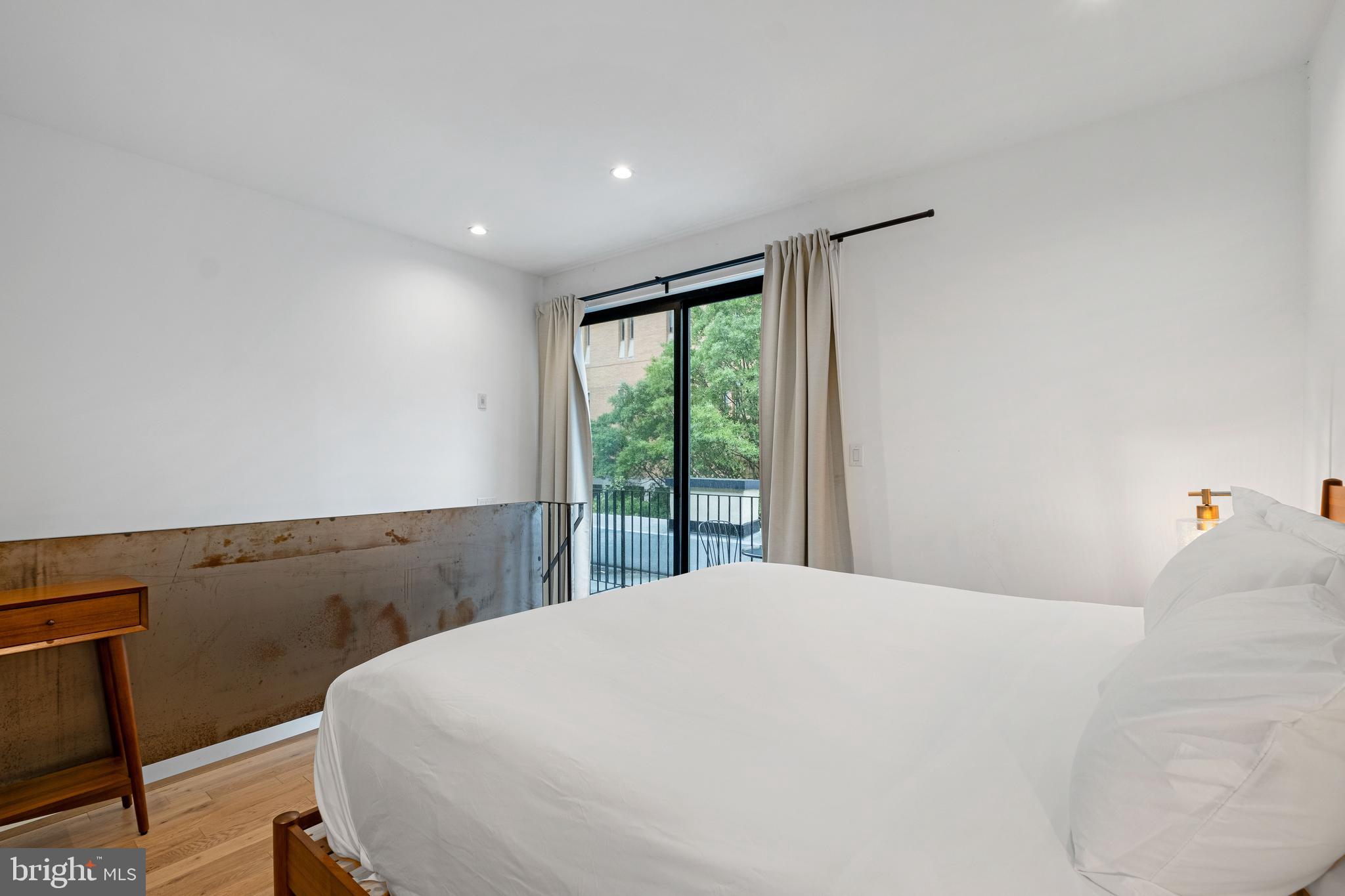 204 S Delhi STREET Unit: R2