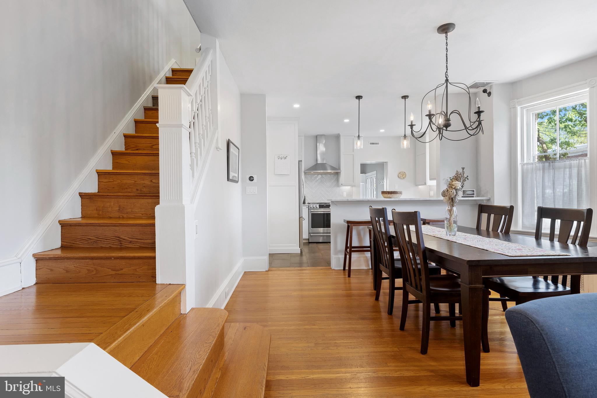27 E Abington Ave