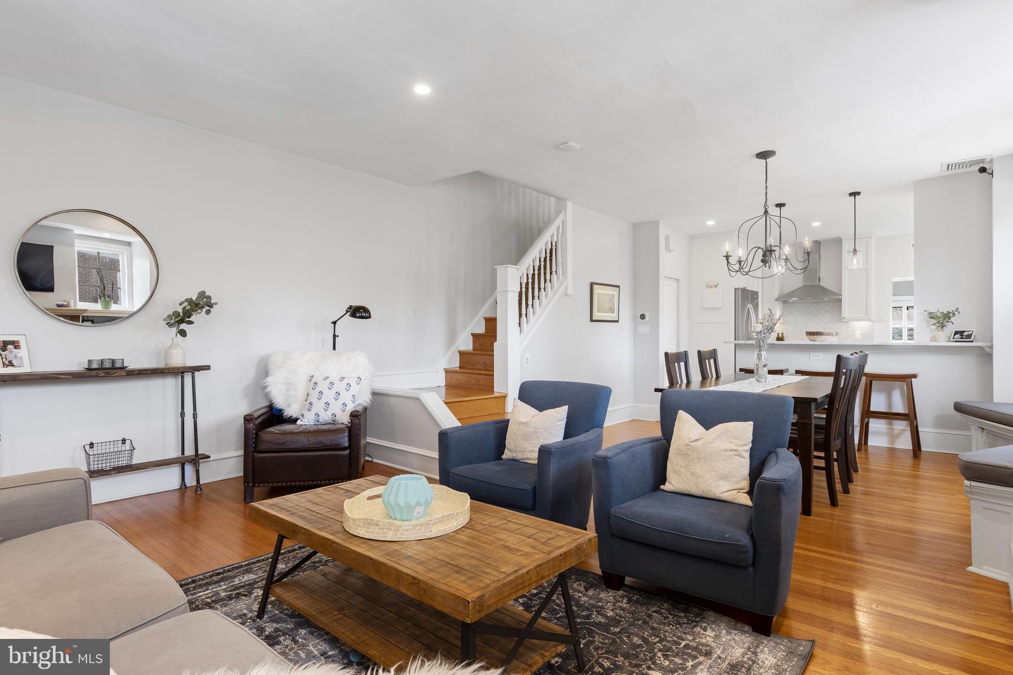 27 E Abington Ave
