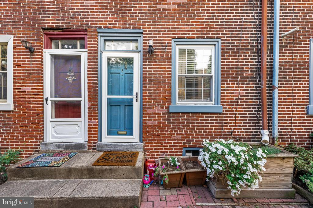 725-727 Pemberton St #6