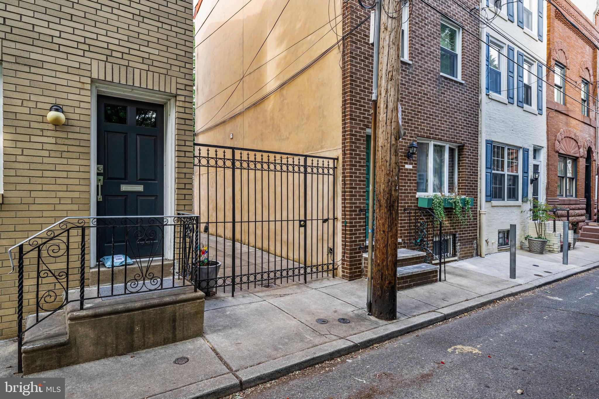 725-727 Pemberton St #6
