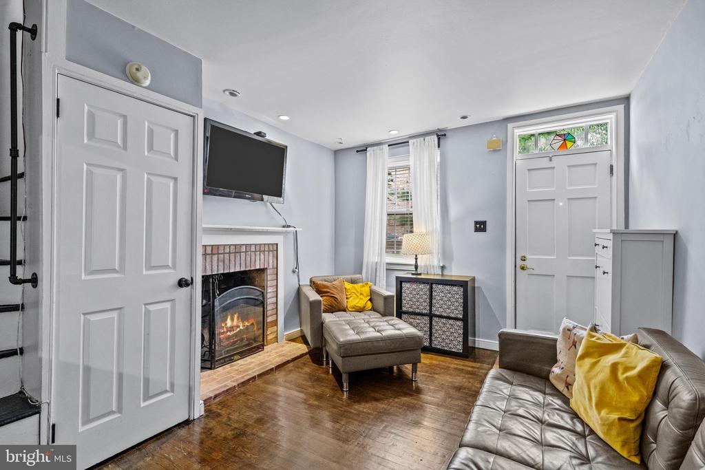 725-727 Pemberton St #6