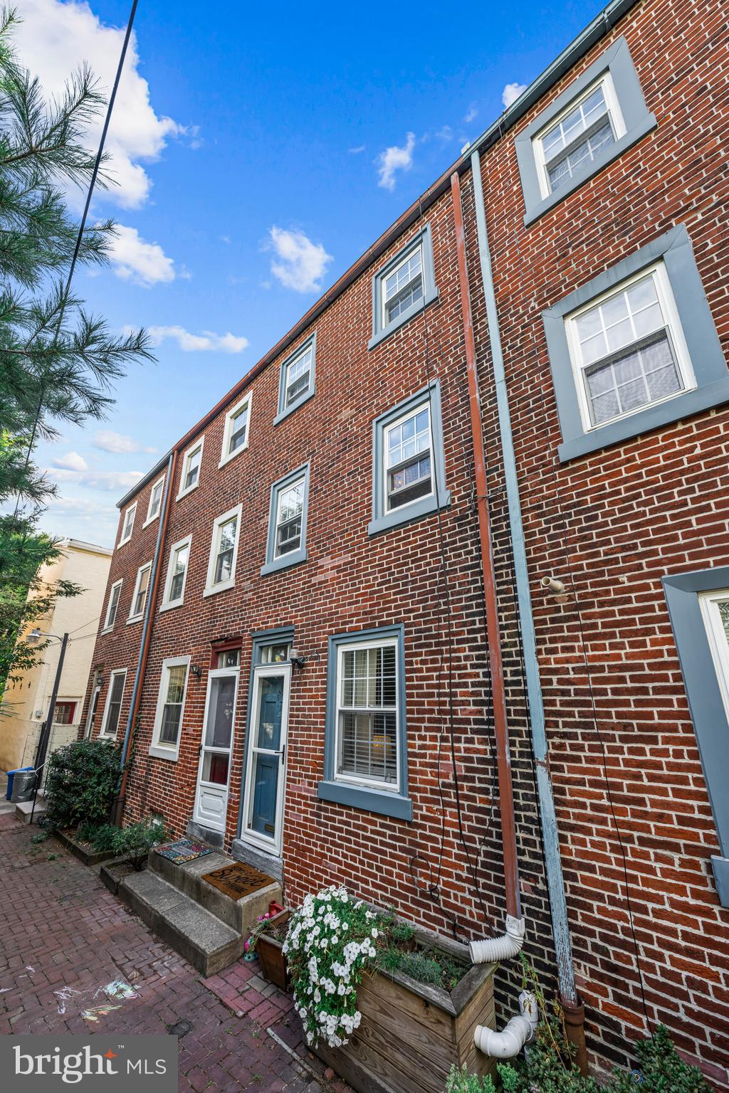 725-727 Pemberton St #6