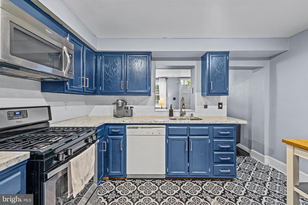 725-727 Pemberton St #6