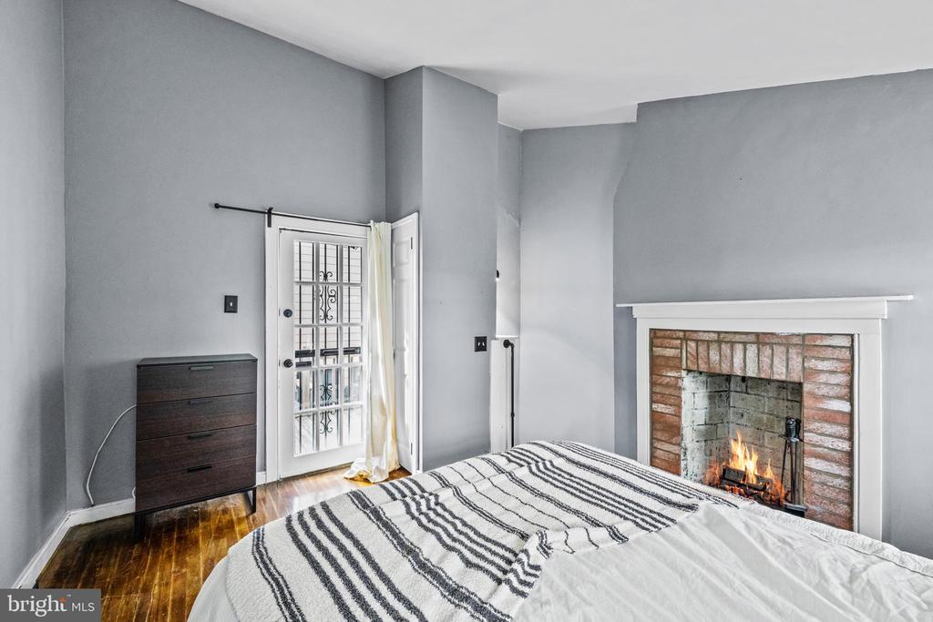 725-727 Pemberton St #6