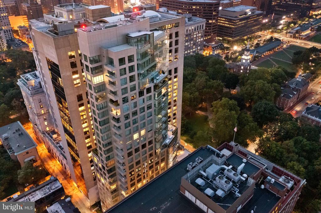 500 Walnut St #1001