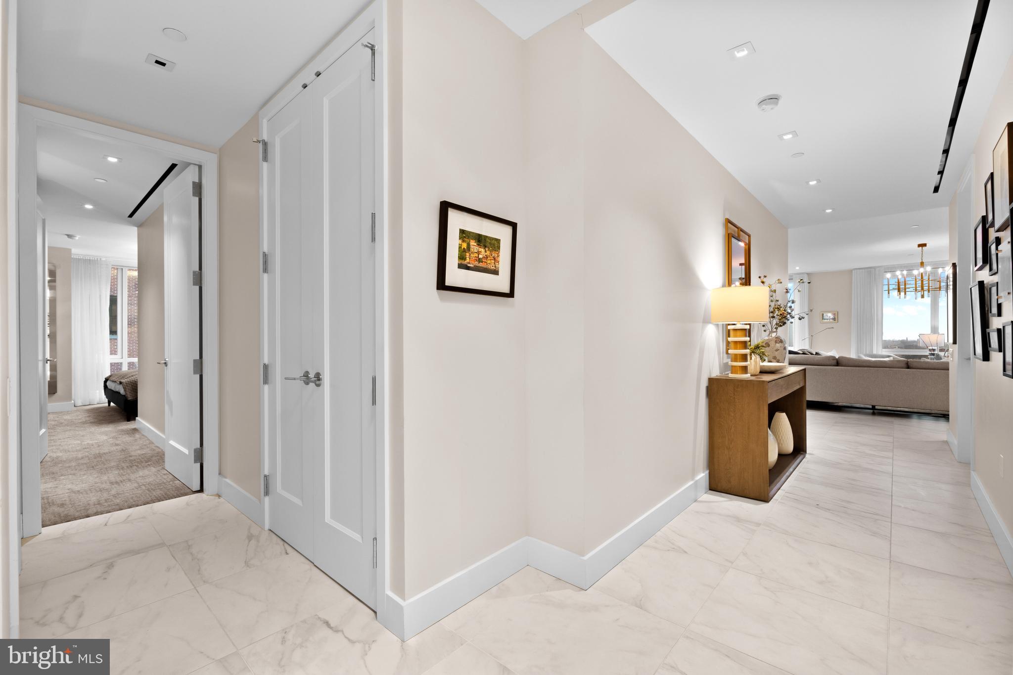 500 Walnut St #1001