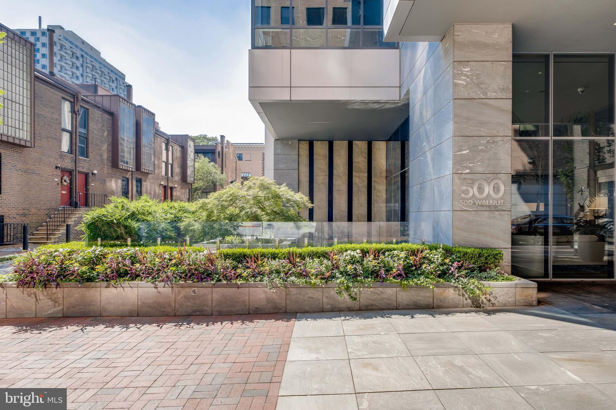 500 Walnut St #1001