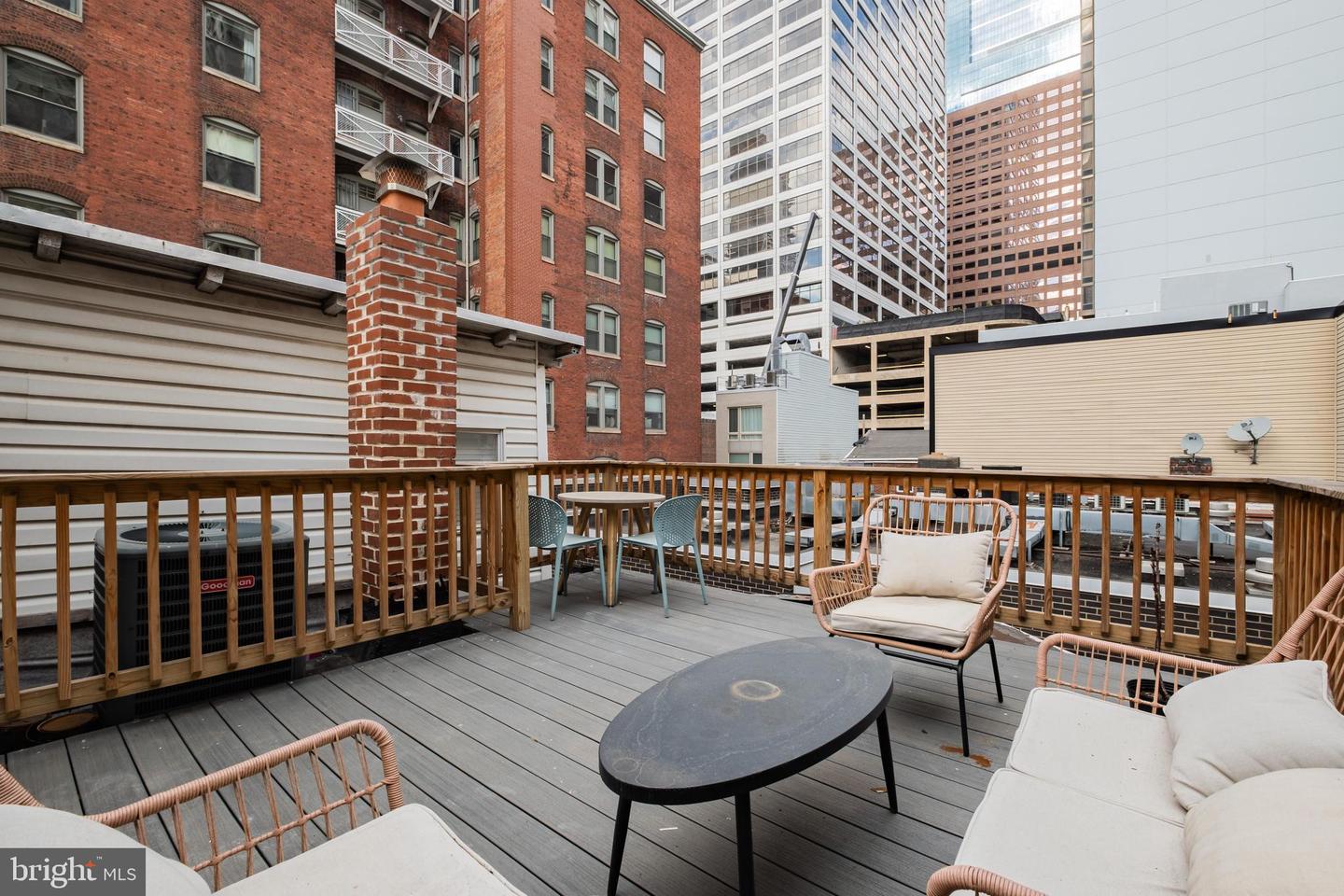 1805 CHESTNUT ST #2