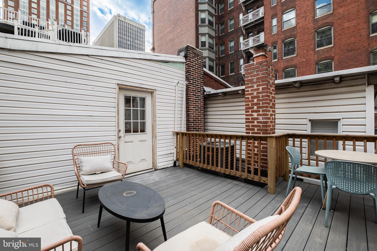 1805 CHESTNUT ST #2