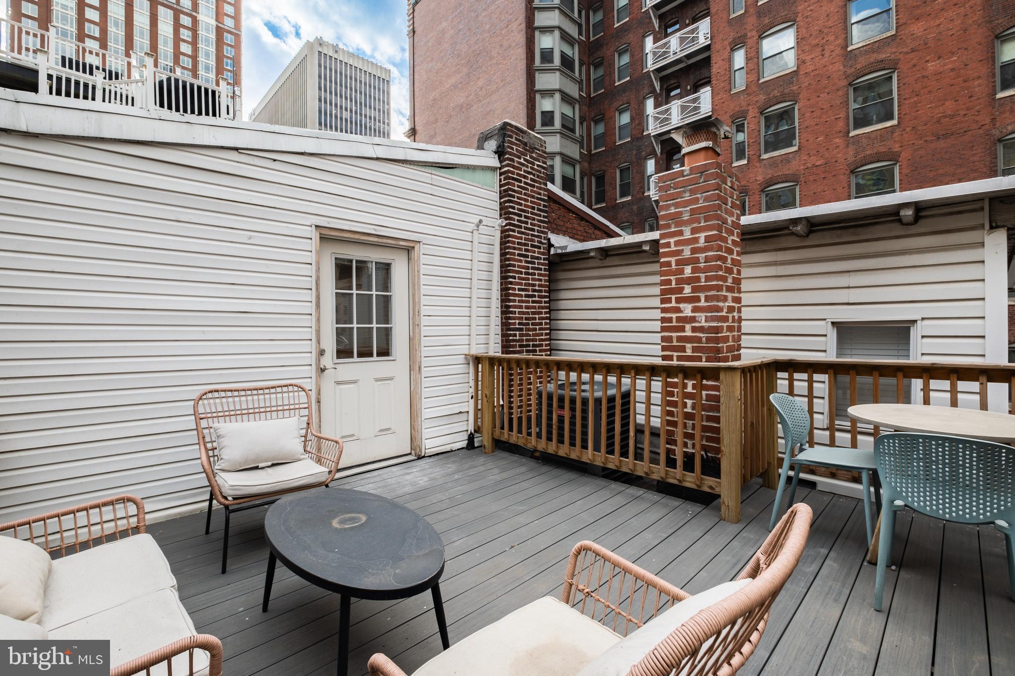 1805 CHESTNUT ST #2