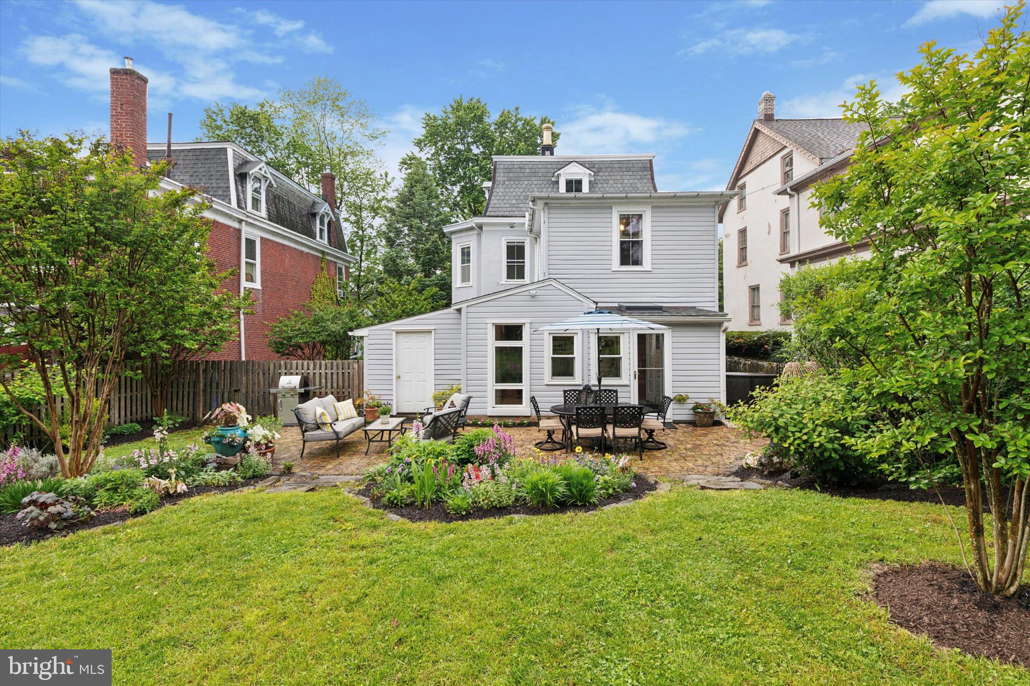 214 E Willow Grove Ave