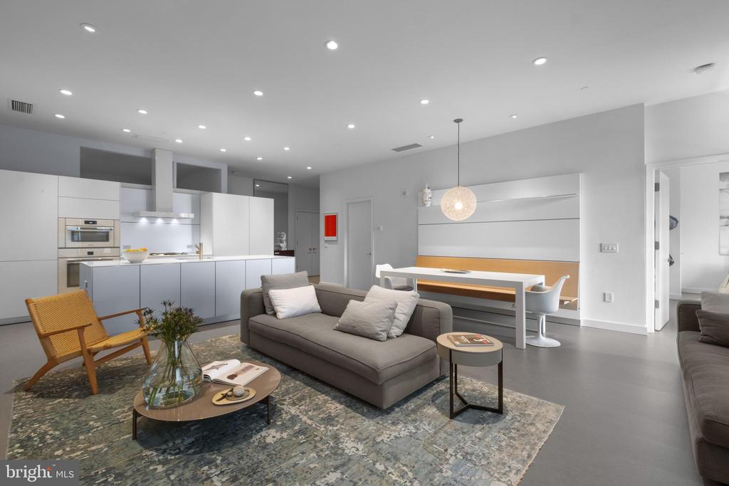 108 Arch St #304