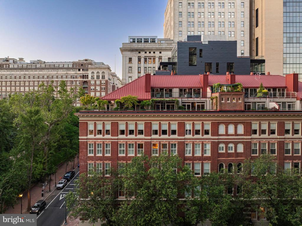 227 S 6TH STREET 31 PH-W