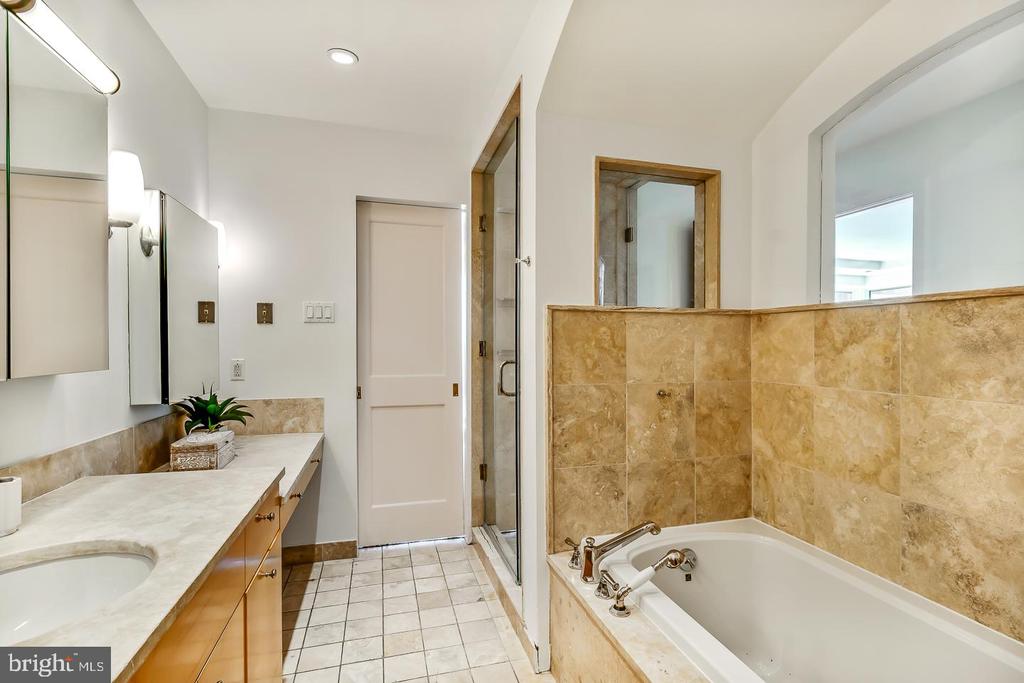 1820 RITTENHOUSE SQUARE Unit: 1601