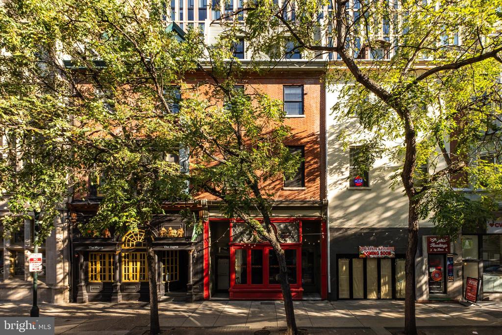 1121 WALNUT STREET