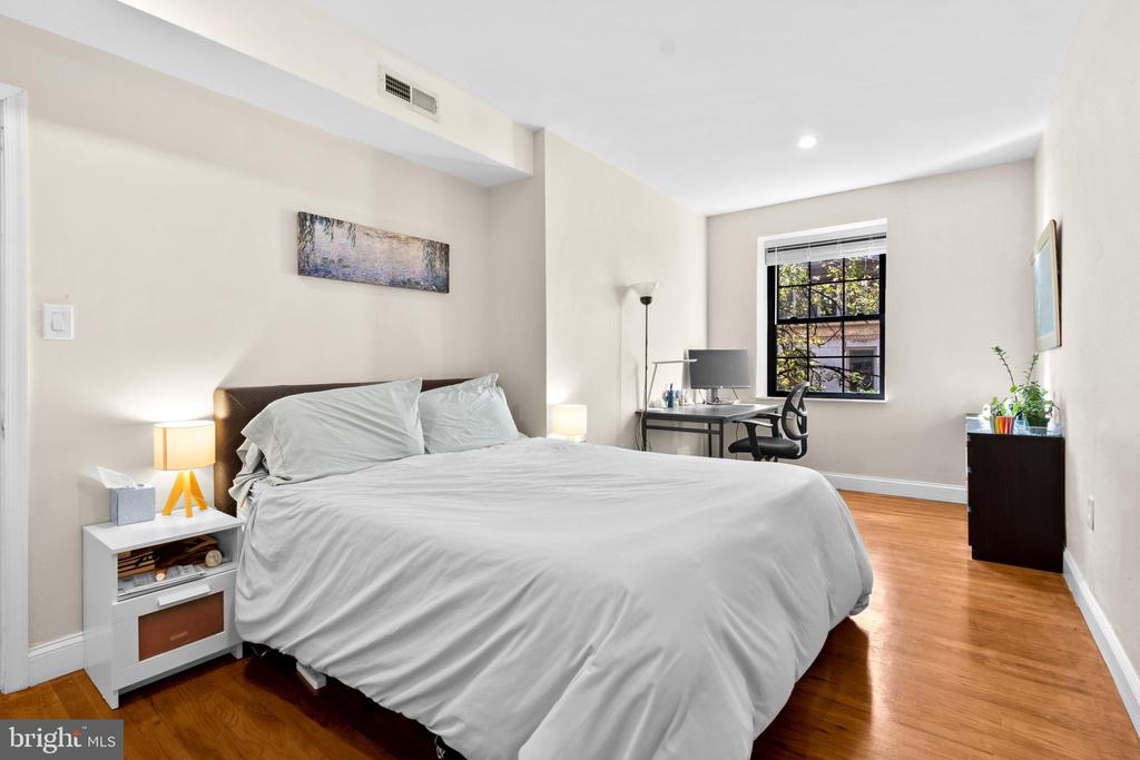 1121 WALNUT STREET