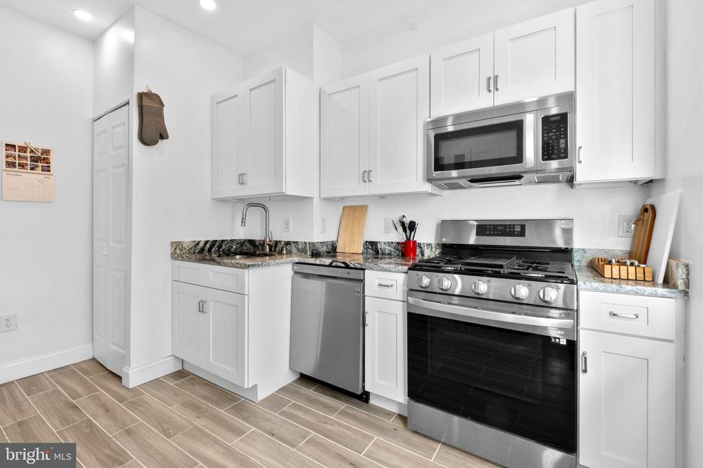 1121 WALNUT STREET