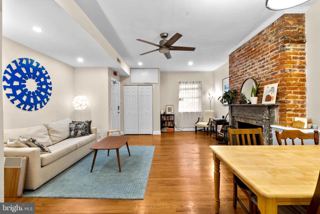 1121 WALNUT STREET