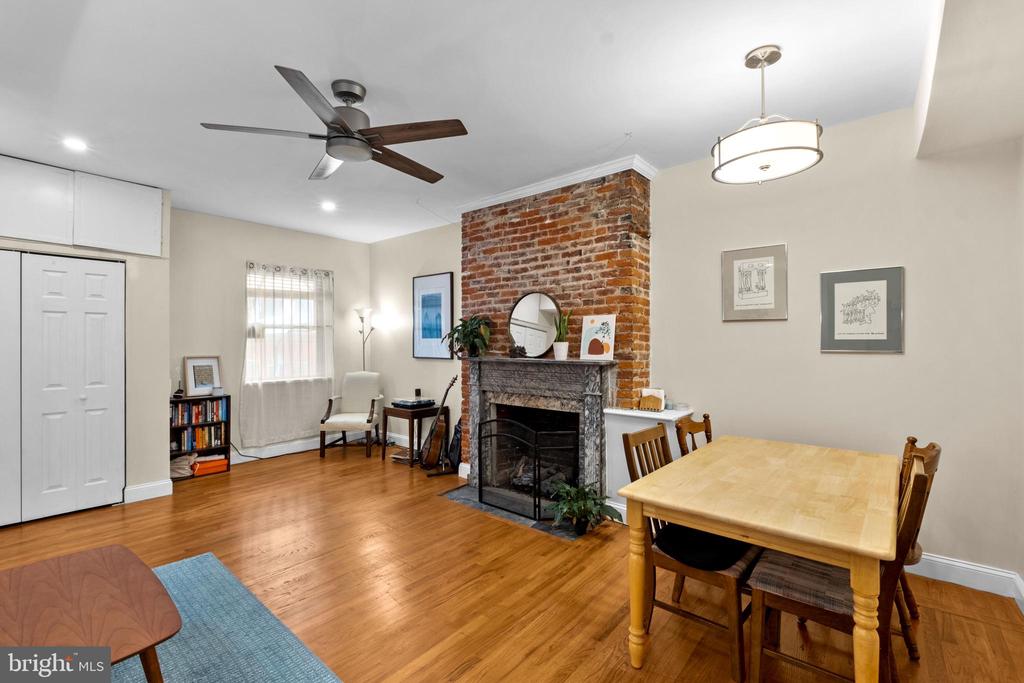 1121 WALNUT STREET