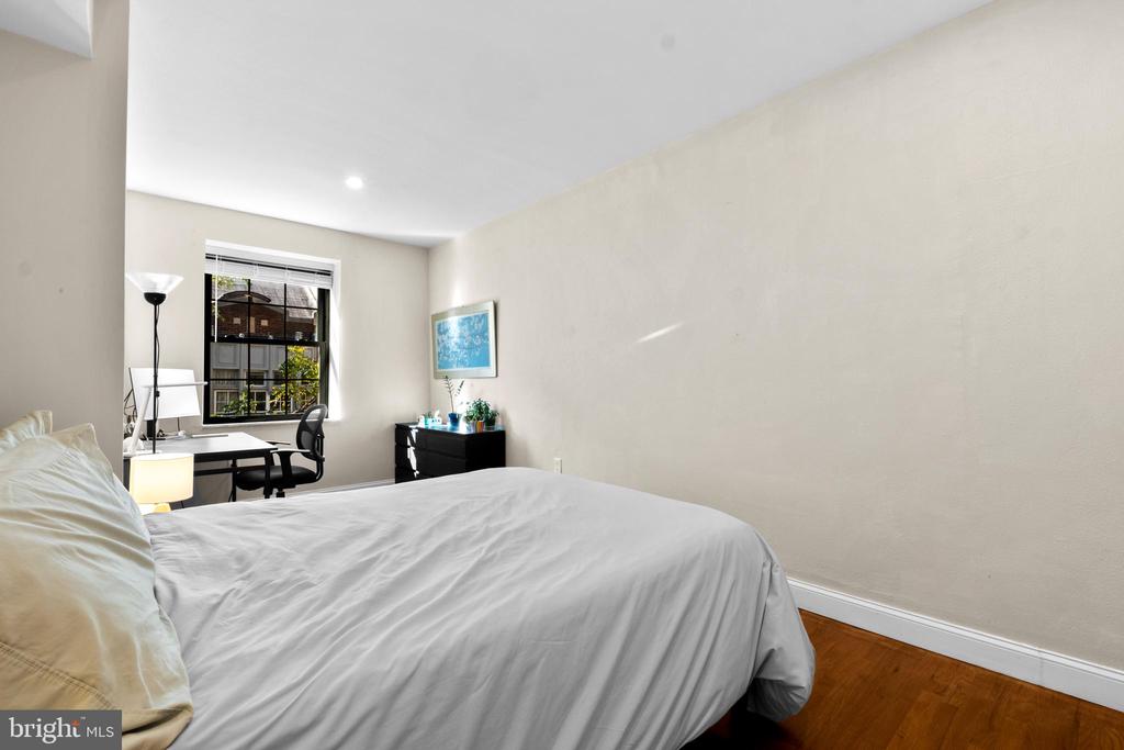 1121 WALNUT STREET