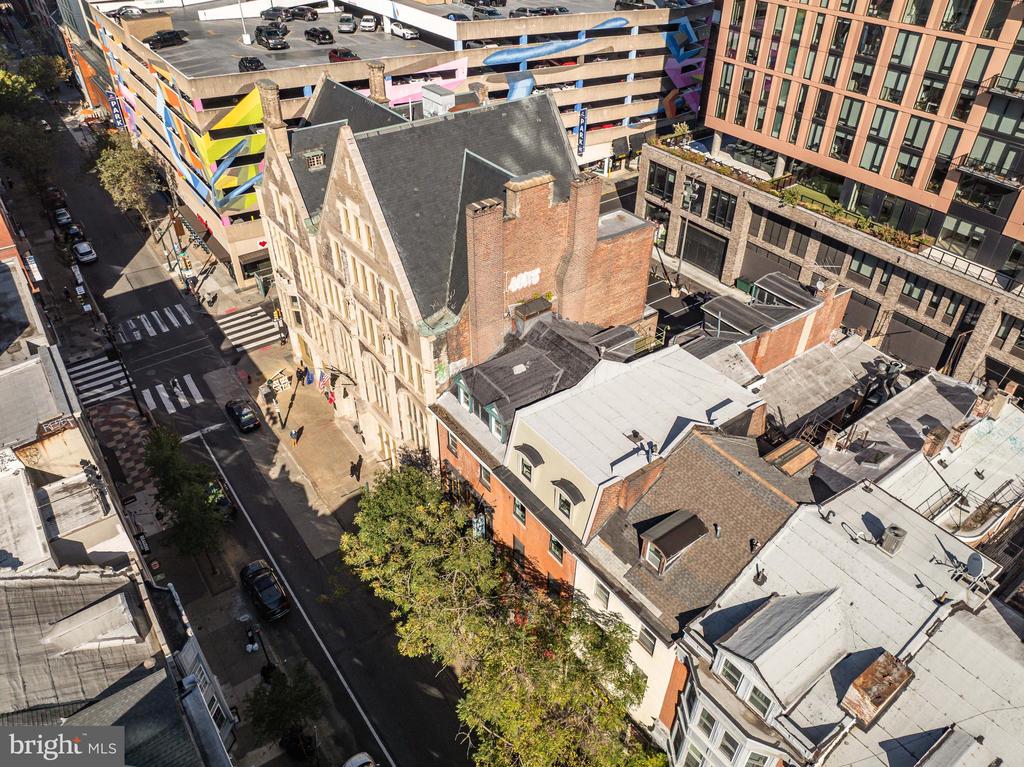 1121 WALNUT STREET