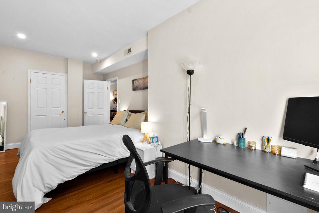 1121 WALNUT STREET
