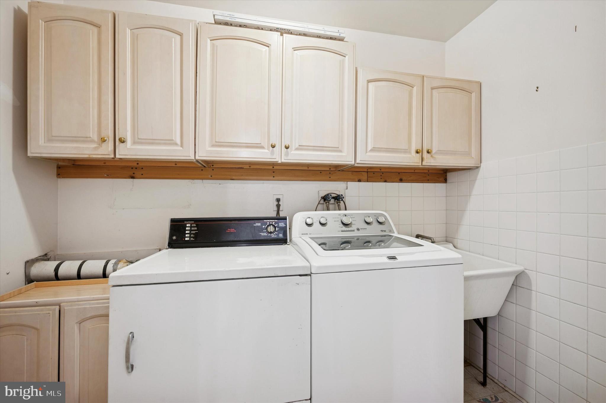 8009 ANDERSON STREET