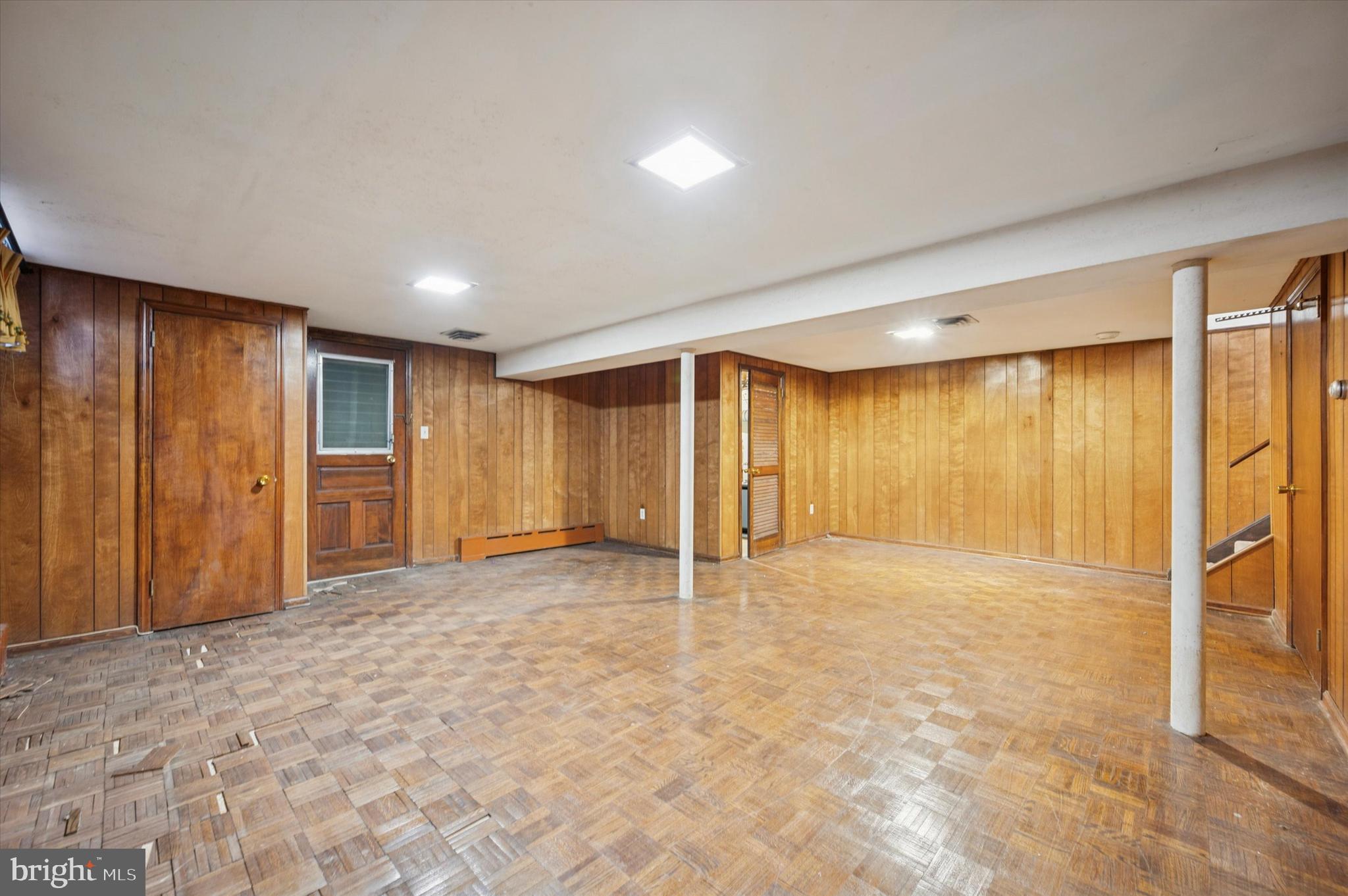 8009 ANDERSON STREET