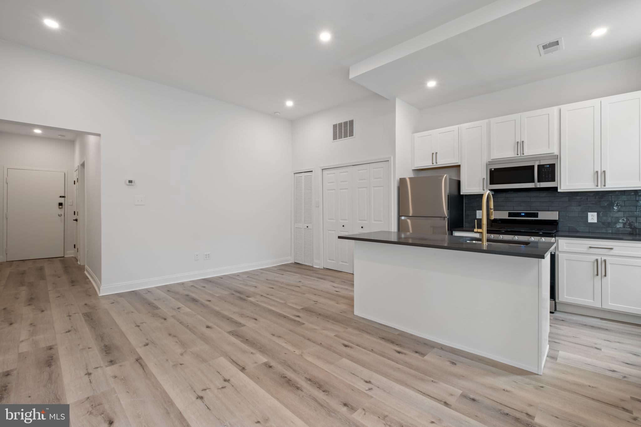 1805 CHESTNUT STREET