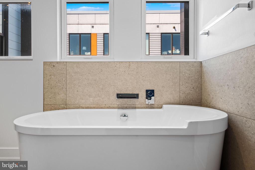 113 ARCH STREET PH2
