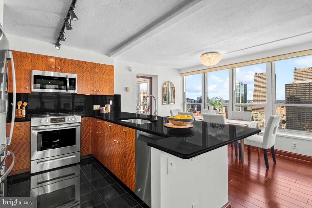 224-26 W RITTENHOUSE SQUARE Unit: 3016