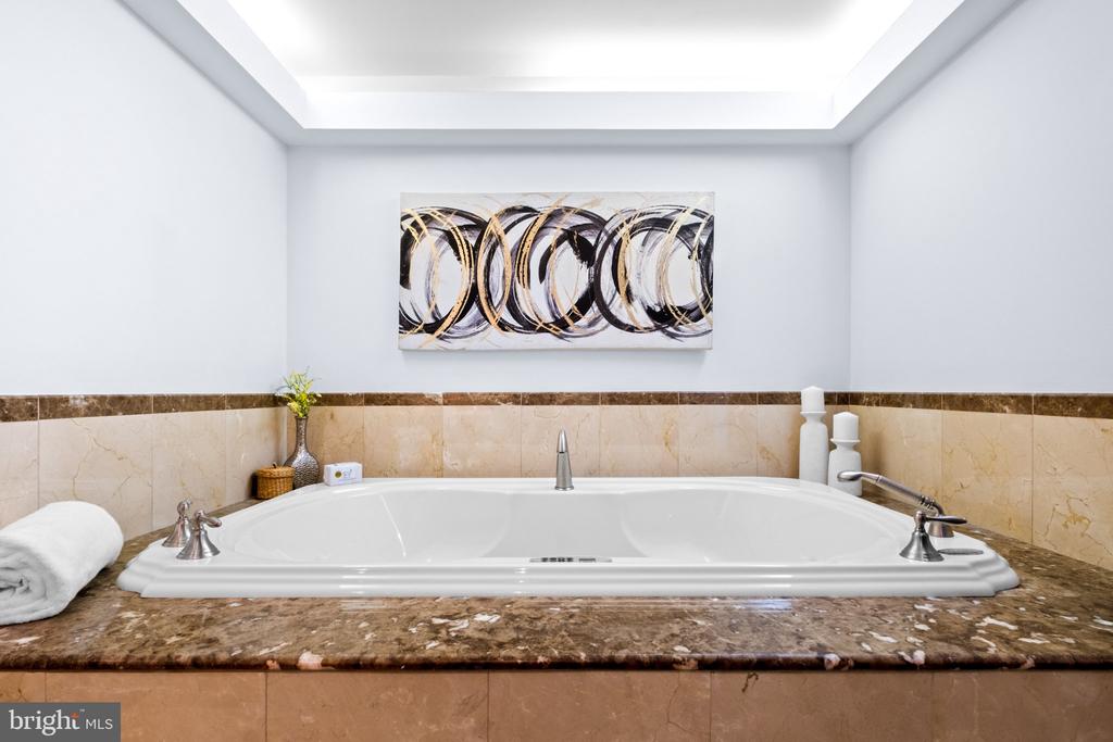224-26 W RITTENHOUSE SQUARE Unit: 3016