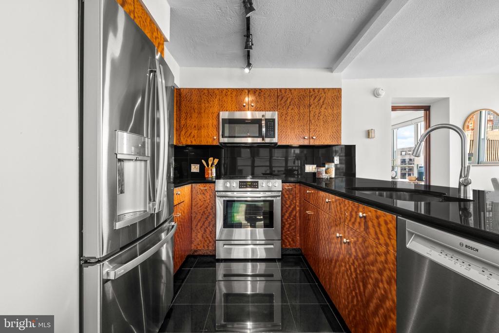 224-26 W RITTENHOUSE SQUARE Unit: 3016