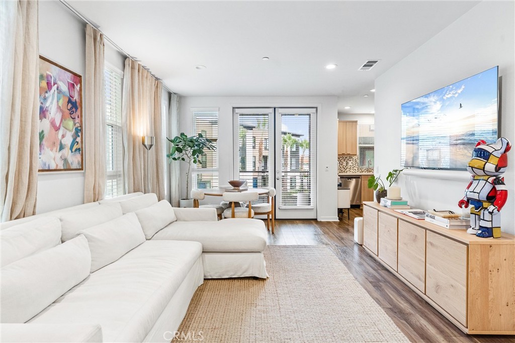 2880 N Glassell Street