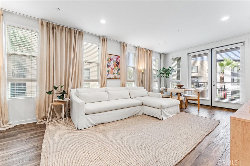 2880 N Glassell Street