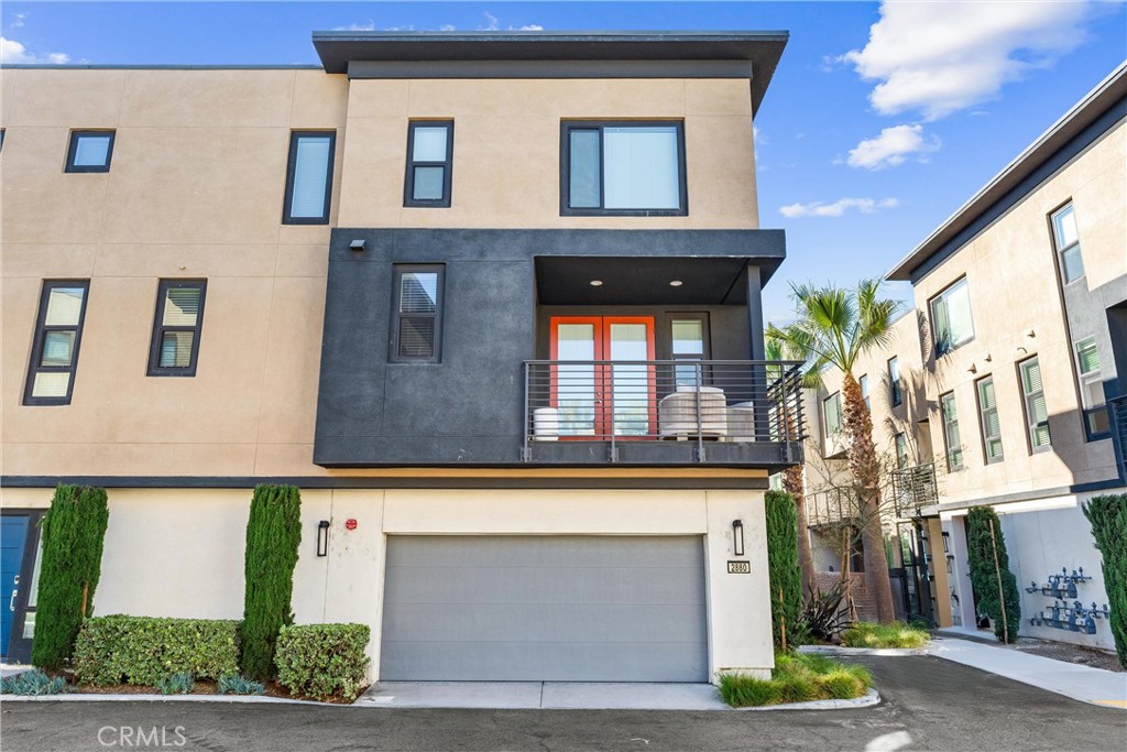 2880 N Glassell Street