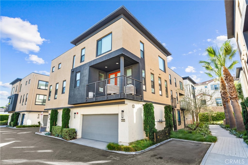 2880 N Glassell Street