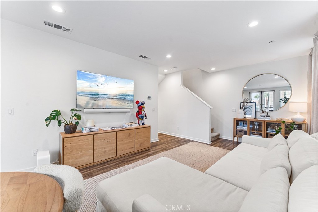 2880 N Glassell Street