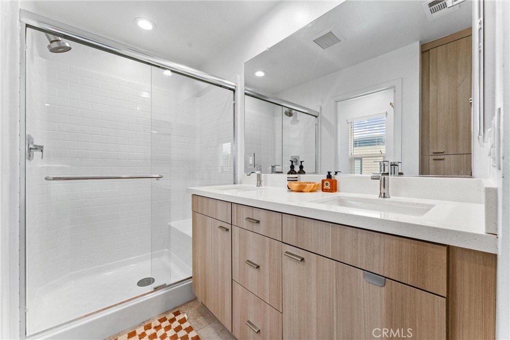 2880 N Glassell Street