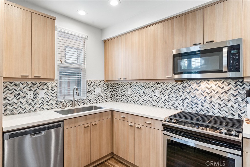 2880 N Glassell Street