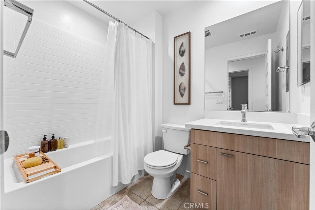 2880 N Glassell Street