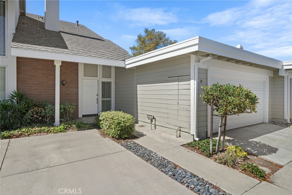 30 Woodland Drive