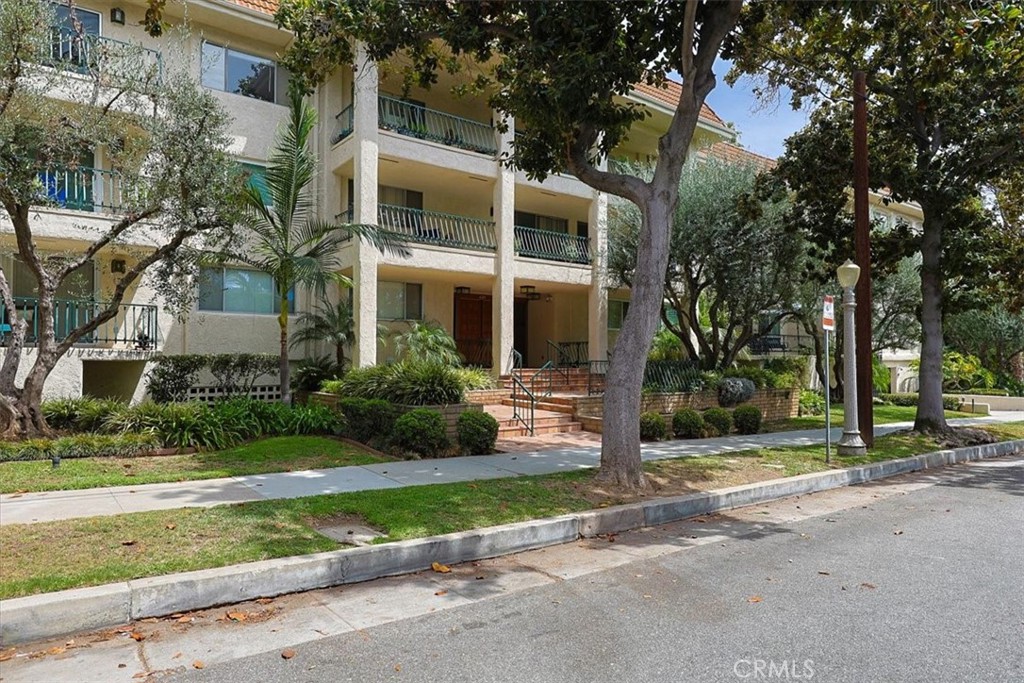 420 S Madison #109 Avenue